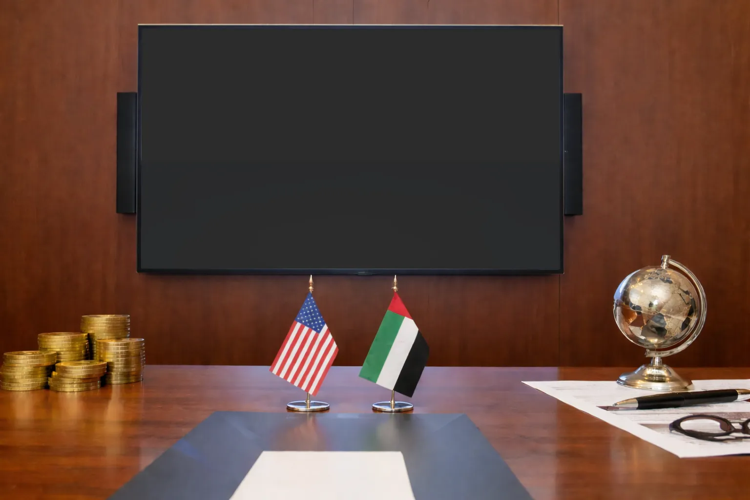 تعاون بين غرفتي أبوظبي والتجارة الأميركية لتعزيز الاستثمارات والشراكات الاقتصادية